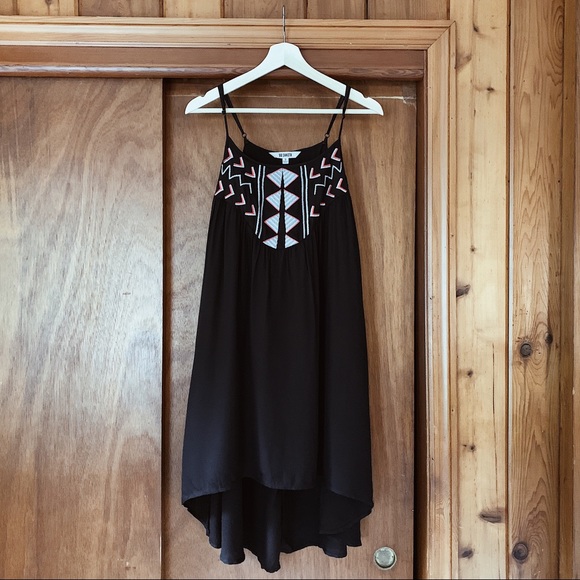 BB Dakota Dresses & Skirts - BB Dakota Embroidered Trapeze Dress